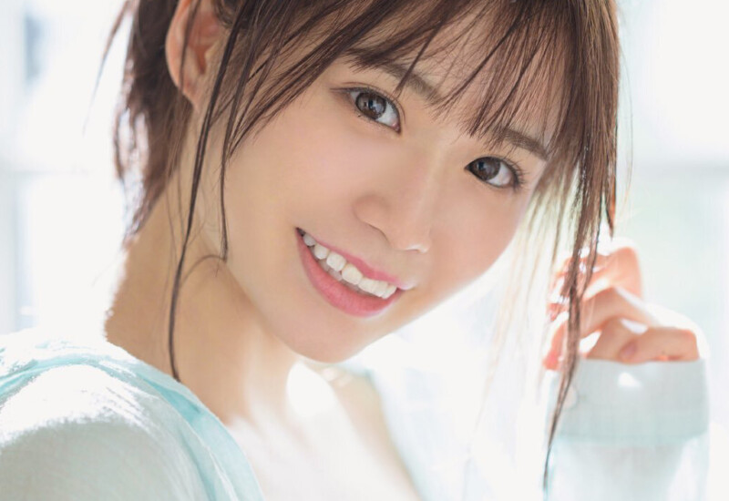 オレンジ水着の未歩なな